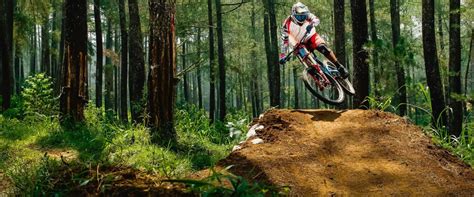 List of 100 Extreme Sports (Ultimate List for 2022).